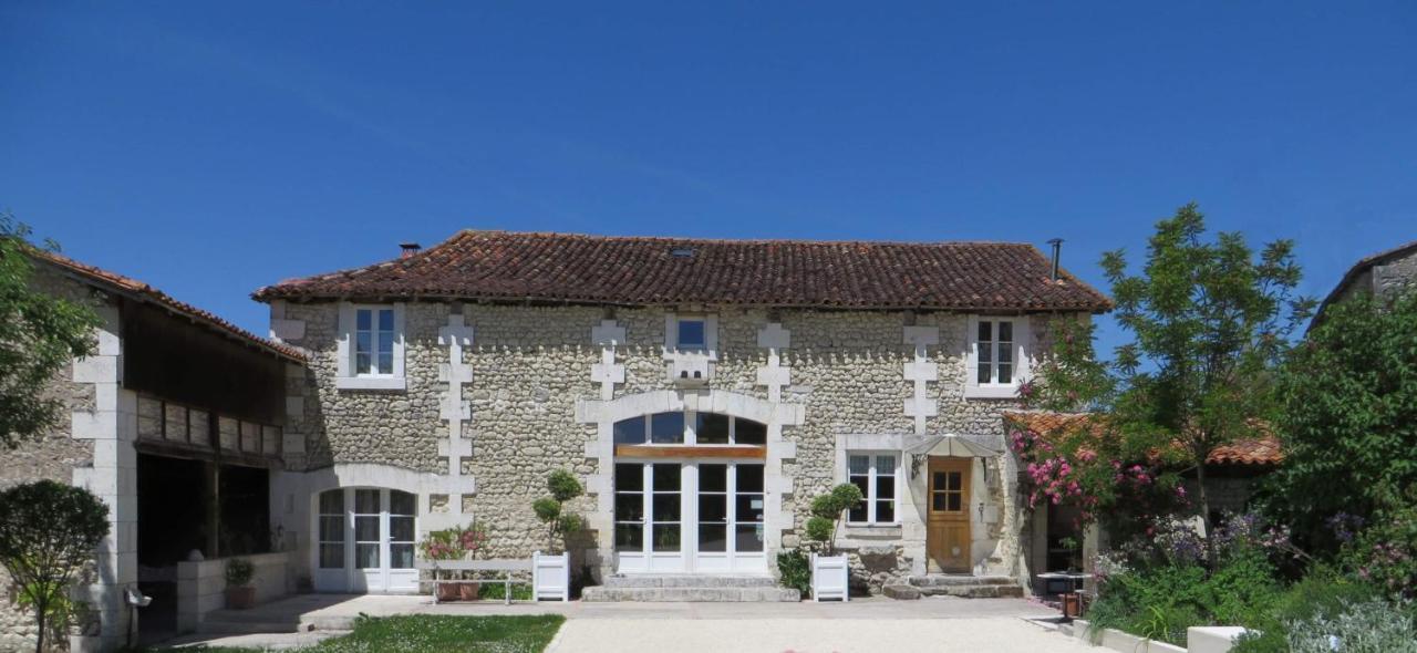 La Grange De Lucie -Chambres D'Hotes En Perigord-Dordogne Nanteuil-Auriac-de-Bourzac ภายนอก รูปภาพ