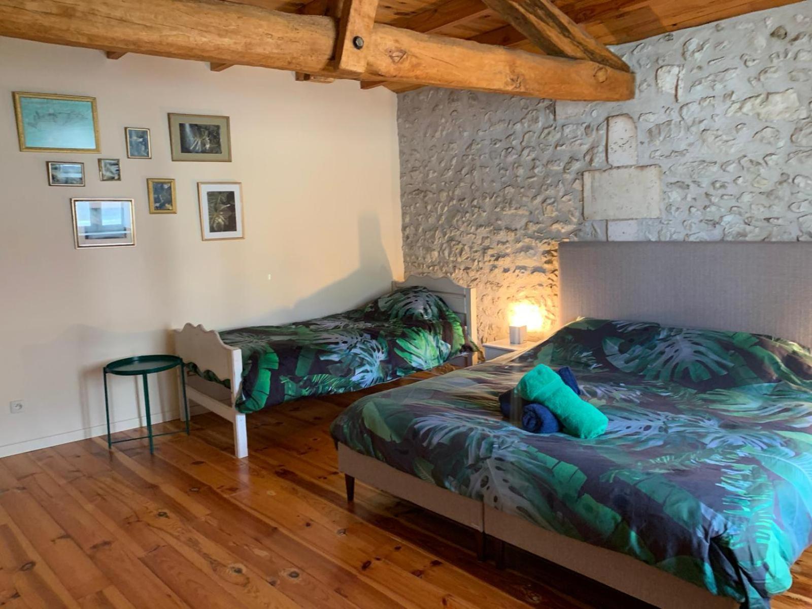 La Grange De Lucie -Chambres D'Hotes En Perigord-Dordogne Nanteuil-Auriac-de-Bourzac ภายนอก รูปภาพ